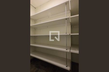 Apartamento para alugar com 300m², 3 quartos e 5 vagas Apartamento para alugar com 300m², 3 quartos e 5 vagasDespensa