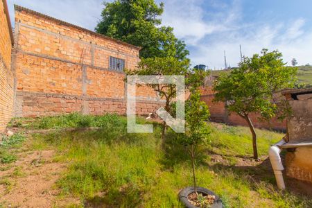 Área Externa de casa à venda com 2 quartos, 140m² em Coronel Aparício Borges, Porto Alegre