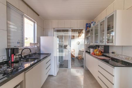 Cozinha de casa à venda com 2 quartos, 140m² em Coronel Aparício Borges, Porto Alegre