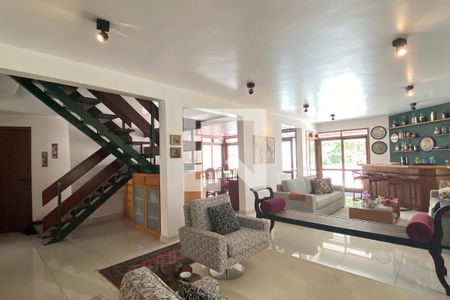 Sala de casa de condomínio à venda com 3 quartos, 350m² em Alphaville, Santana de Parnaíba