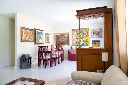 Sala  de casa de condomínio à venda com 4 quartos, 200m² em Vargem Pequena, Rio de Janeiro