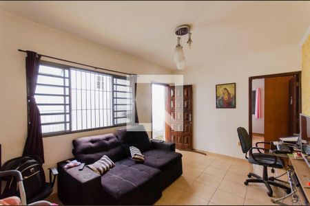 Sala de casa à venda com 2 quartos, 225m² em Vila Paranaguá, São Paulo