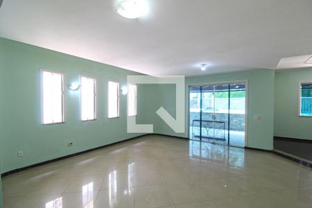 Sala de estar de casa à venda com 4 quartos, 600m² em Anil, Rio de Janeiro