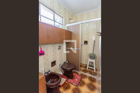 Banheiro suite de casa à venda com 3 quartos, 185m² em Vila Carbone, São Paulo