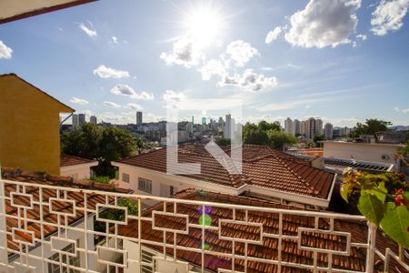 Casa à venda com 300m², 3 quartos e 3 vagas Casa à venda com 300m², 3 quartos e 3 vagasVista Quarto 3