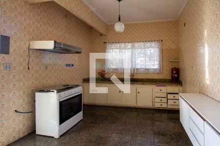 Casa à venda com 300m², 3 quartos e 3 vagas Casa à venda com 300m², 3 quartos e 3 vagasCozinha