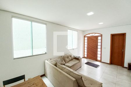 Sala de casa para alugar com 3 quartos, 180m² em Dona Clara, Belo Horizonte