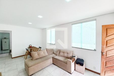 Sala de casa para alugar com 3 quartos, 180m² em Dona Clara, Belo Horizonte