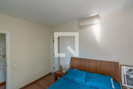 Suite de apartamento à venda com 3 quartos, 105m² em Jardim das Paineiras, Campinas