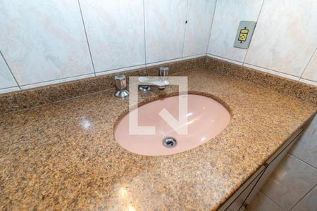 Casa à venda com 180m², 3 quartos e sem vaga Casa à venda com 180m², 3 quartos e sem vagaBanheiro da Suíte