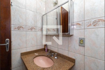 Casa à venda com 180m², 3 quartos e sem vaga Casa à venda com 180m², 3 quartos e sem vagaBanheiro 2