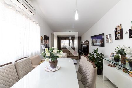 Sala de casa à venda com 3 quartos, 120m² em Vila Vera, São Paulo
