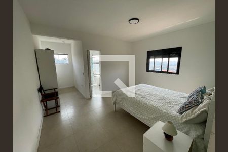 Suíte de casa de condomínio para alugar com 3 quartos, 238m² em Residencial dos Lagos, Cotia