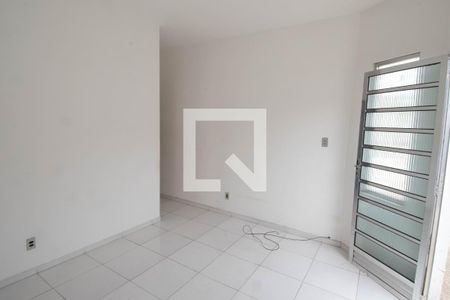 Sala de casa para alugar com 3 quartos, 60m² em Vila Santa Cruz, Duque de Caxias