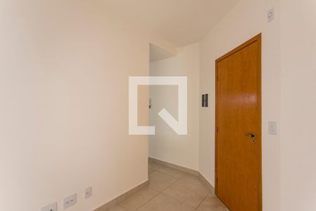 Sala de apartamento para alugar com 2 quartos, 50m² em Santa Mônica, Uberlândia