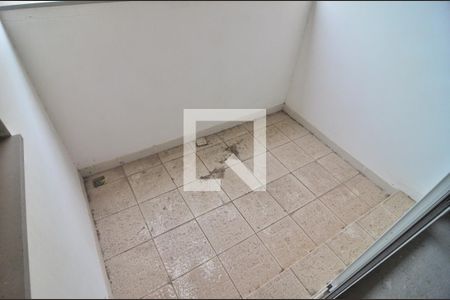 Sacada de apartamento à venda com 3 quartos, 80m² em Harmonia, Canoas