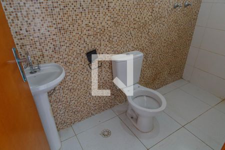 Banheiro de kitnet/studio para alugar com 1 quarto, 36m² em Vila Diva (zona Leste), São Paulo
