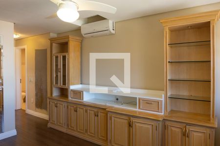 Casa de condomínio para alugar com 228m², 3 quartos e 3 vagas Casa de condomínio para alugar com 228m², 3 quartos e 3 vagasSuíte