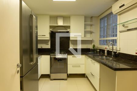 Casa de condomínio para alugar com 228m², 3 quartos e 3 vagas Casa de condomínio para alugar com 228m², 3 quartos e 3 vagasCozinha