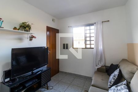 Sala de casa de condomínio à venda com 2 quartos, 48m² em Jardim das Tulipas, Jundiaí