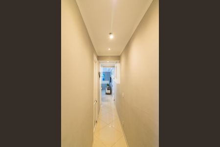 Corredor de apartamento à venda com 2 quartos, 54m² em Vila Eldízia, Santo André