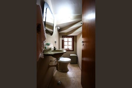 Lavabo de casa para alugar com 4 quartos, 125m² em Jardim Monte Kemel, São Paulo