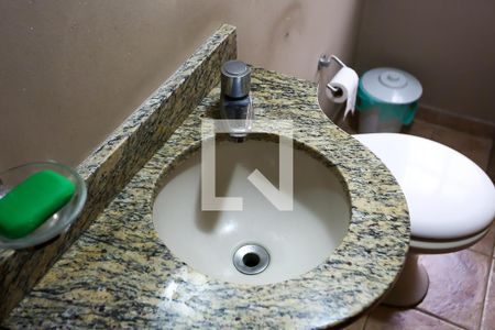 Lavabo de casa para alugar com 4 quartos, 125m² em Jardim Monte Kemel, São Paulo