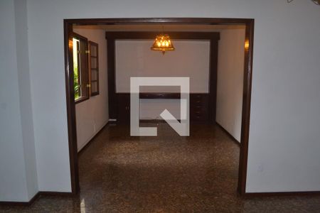 Sala 2 de casa de condomínio à venda com 5 quartos, 350m² em Badu, Niterói