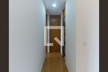 Corredor de apartamento para alugar com 3 quartos, 53m² em Vila do Castelo, São Paulo