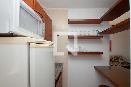 Cozinha de apartamento para alugar com 1 quarto, 39m² em Jardim Três Marias, Guarujá