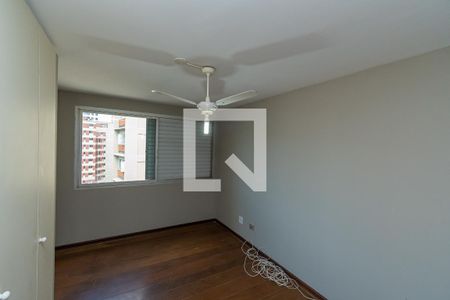 Sala de TV de apartamento para alugar com 3 quartos, 190m² em Cambuí, Campinas