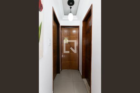 Corredor de apartamento à venda com 2 quartos, 49m² em Vila Carmosina, São Paulo