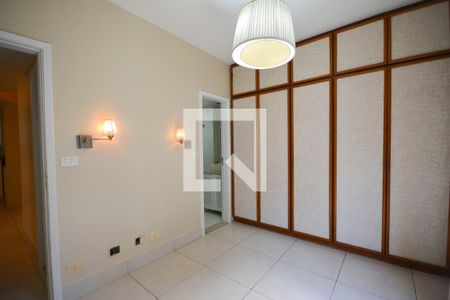 Quarto com suite de apartamento para alugar com 2 quartos, 80m² em Jardim Botânico, Rio de Janeiro