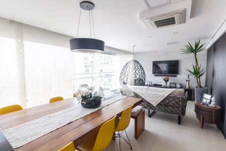 Varanda de apartamento à venda com 2 quartos, 120m² em Santa Teresinha, São Paulo