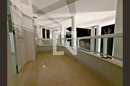Casa de condomínio à venda com 1050m², 5 quartos e 6 vagas