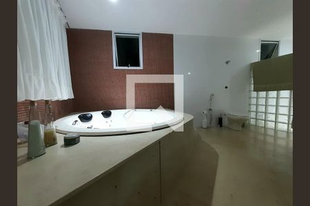 Casa de condomínio à venda com 1050m², 5 quartos e 6 vagas
