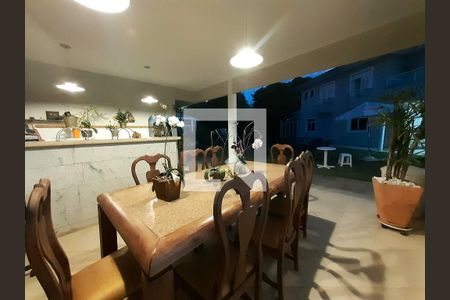 Casa de condomínio à venda com 1050m², 5 quartos e 6 vagas