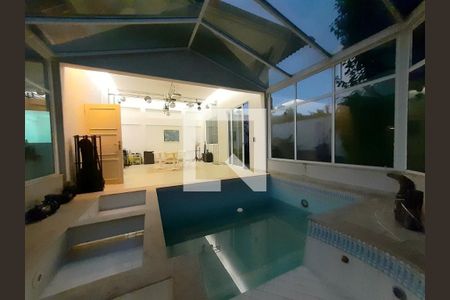 Casa de condomínio à venda com 1050m², 5 quartos e 6 vagas