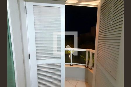 Casa de condomínio à venda com 1050m², 5 quartos e 6 vagas