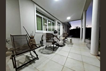 Casa de condomínio à venda com 1050m², 5 quartos e 6 vagas