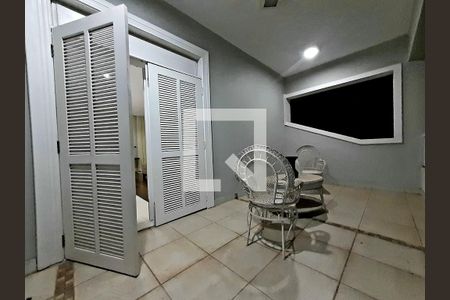 Casa de condomínio à venda com 1050m², 5 quartos e 6 vagas