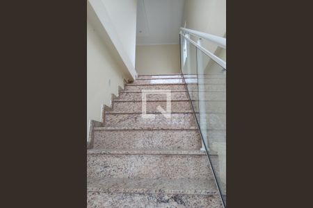 Escada de casa para alugar com 3 quartos, 180m² em Campo Grande, Rio de Janeiro