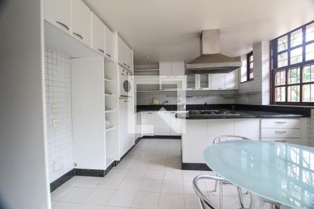 Casa à venda com 4 quartos, 342m² em Bandeirantes, Belo Horizonte