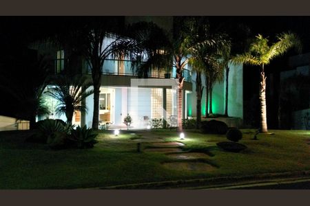 Casa de condomínio à venda com 450m², 4 quartos e 5 vagas