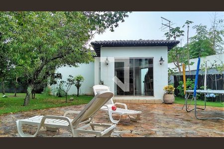 Casa de condomínio à venda com 437m², 6 quartos e 4 vagas