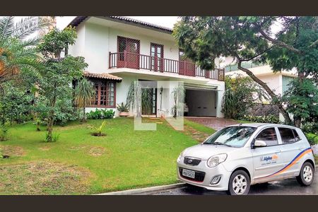 Casa de condomínio à venda com 437m², 6 quartos e 4 vagas