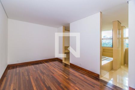 Apartamento à venda com 576m², 4 quartos e 6 vagas