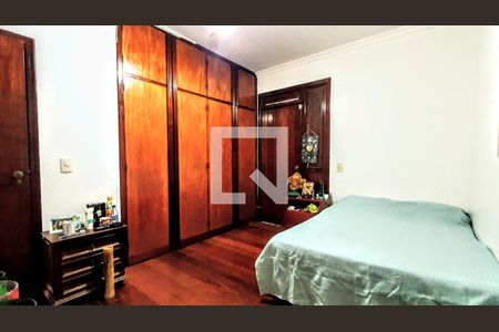Casa à venda com 4 quartos, 434m² em Fernão Dias, Belo Horizonte