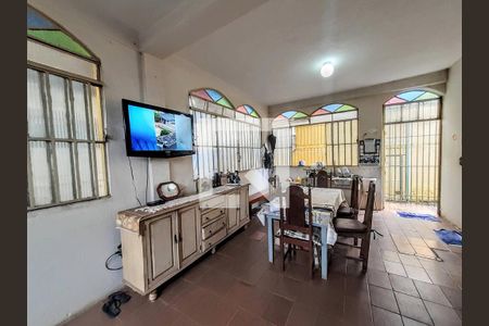 Casa à venda com 3 quartos, 310m² em Betânia, Belo Horizonte