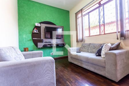 Casa à venda com 3 quartos, 242m² em Pirajá, Belo Horizonte